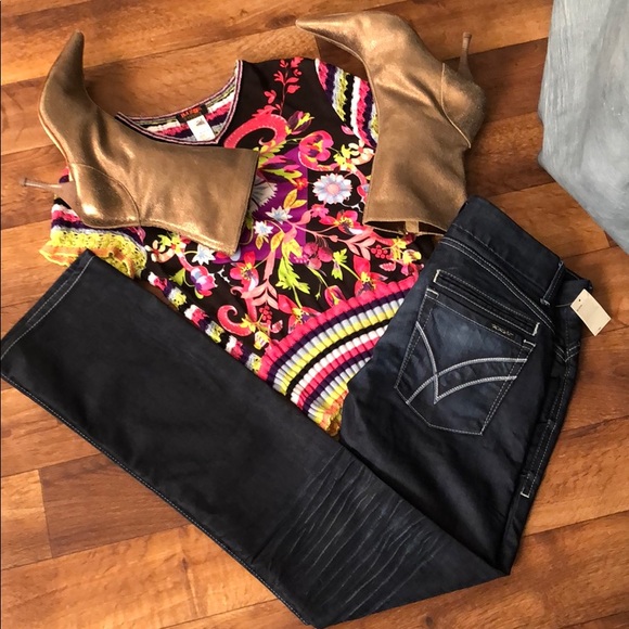 3 🟪 for $40 
William Rast dark wash Jeans Straight size 28 - Picture 3 of 9